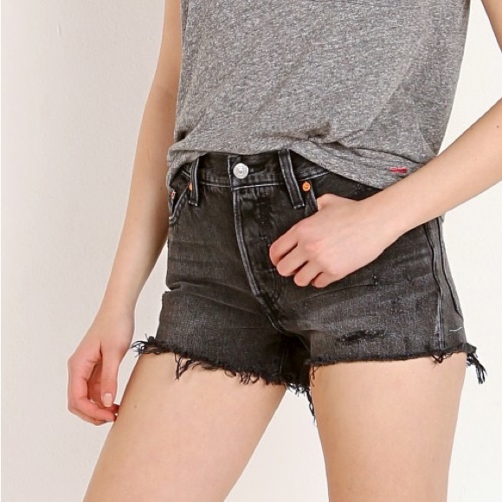 Levi's | 501 Original Denim Short Trashed Black‎ Size 29